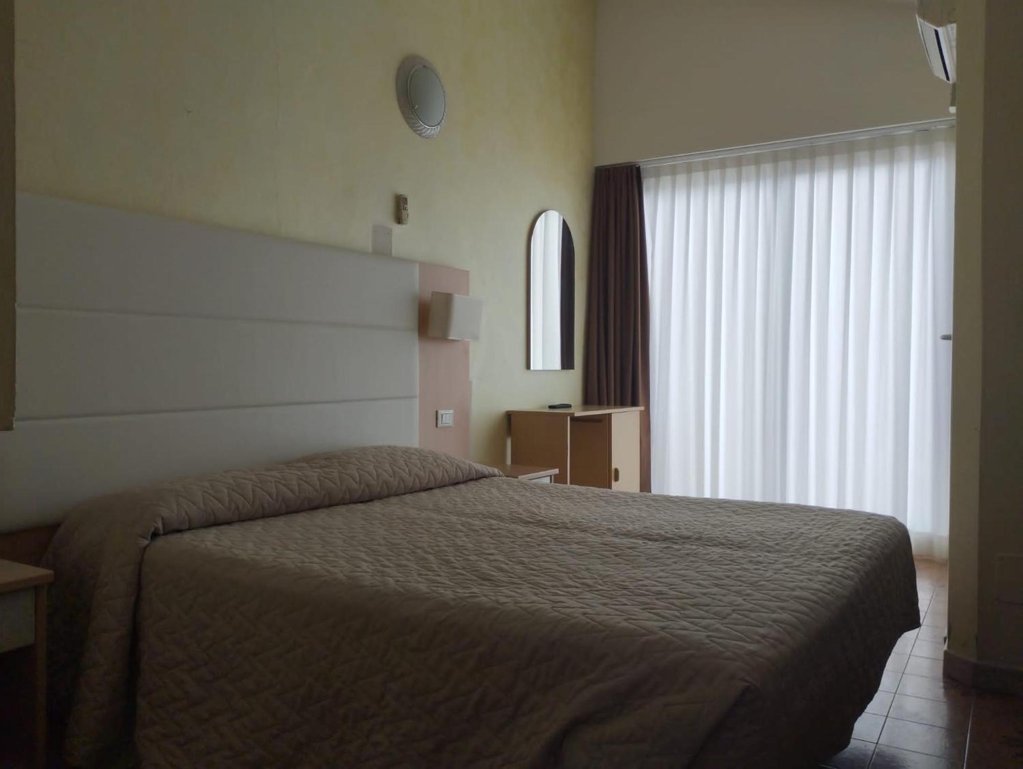 Hotel Foschi-Peninsula Bellaria-Igea Marina Bagian luar foto