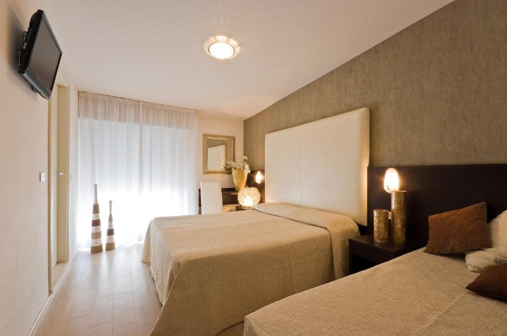 Hotel Foschi-Peninsula Bellaria-Igea Marina Ruang foto